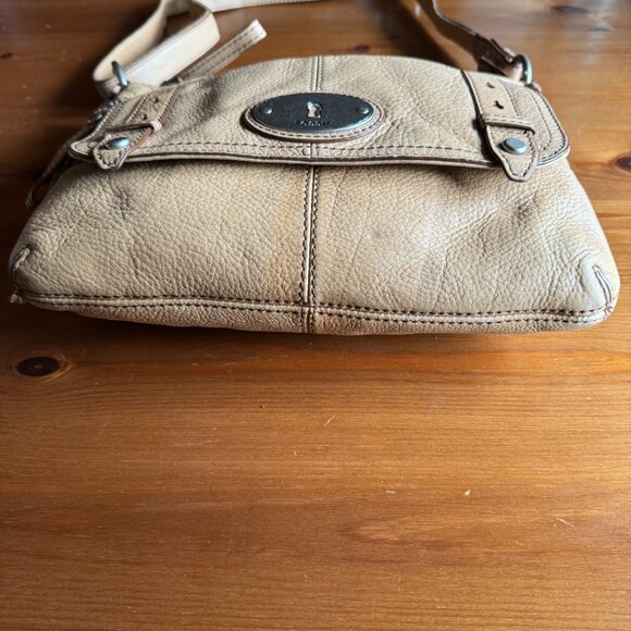 Fossil Light Tan Leather Shoulder Bag Top Zip Maddox 1 inch Adjustable Strap - Picture 3 of 16